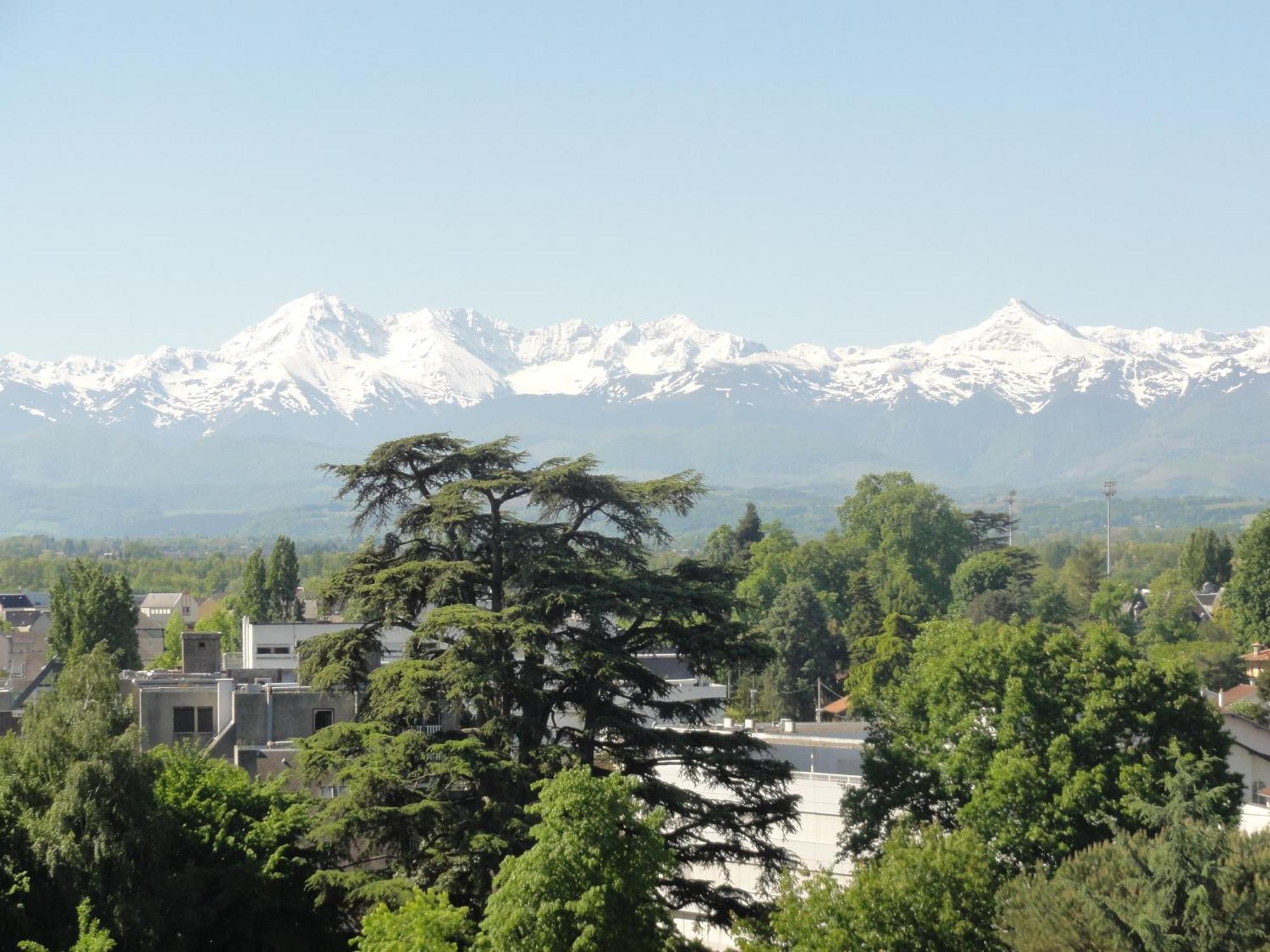 Cap Sud - 53M2- Vue Pyrenees- Hypercentre-Wifi Fibre -Nouvelle Literie Apartment ตาร์บ ภายนอก รูปภาพ